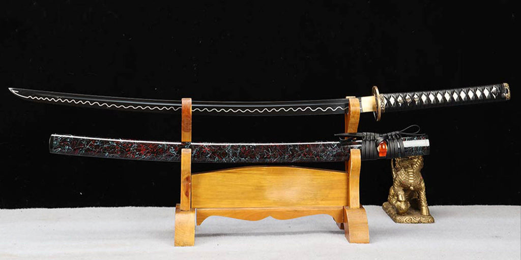 Samurai-Katana aus 1060 Kohlenstoffstahl: Handgefertigte schwarze Klinge mit Bo-Hi