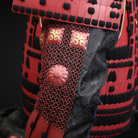 Handmade Life-Size Yoroi，Red Arima Clan Samurai Armor Set with Kuro Kuwagata Helmet